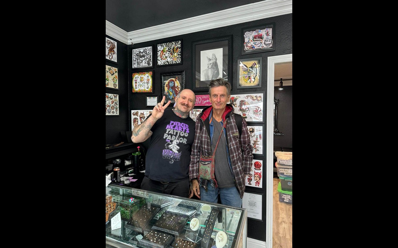 DNA Jewelry Store Customer 30 